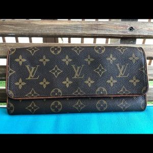 Louis Vuitton Twin Pochette